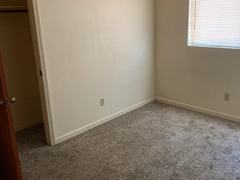 555 E 1st Ave #2 — Photo 5
