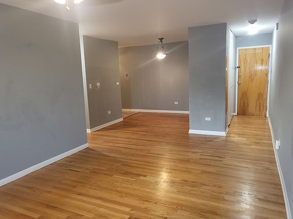 2nd image of 2920 N Harlem Ave APT 5G