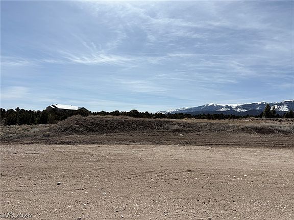 5th image of 693 W Pinyon Pine Ln