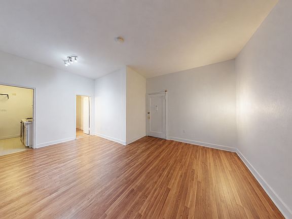 4th image of 57 W 58th St APT 7BB