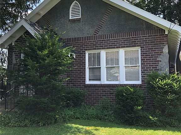 2nd image of 754 Garden Ave