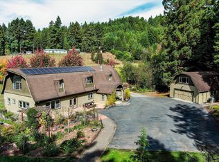 1369 Loop Rd, Fortuna, CA 95540