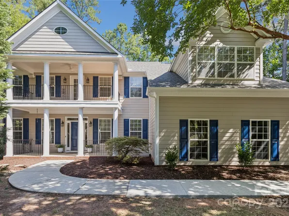 1627 Scotch Pine Ln, Tega Cay, SC 29708