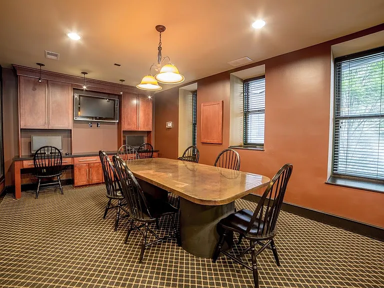Blacherne At Vermont Place — Photo 17