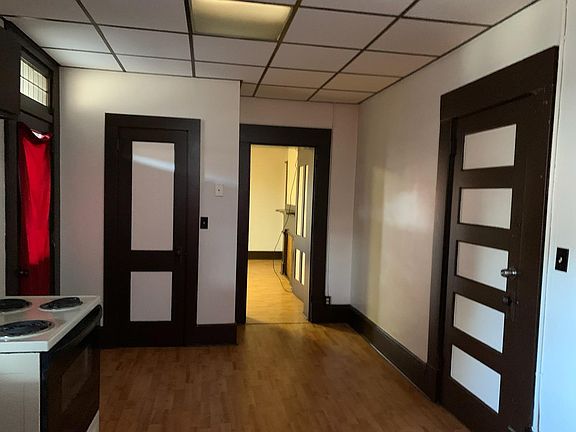 2nd image of 823 Market St #823