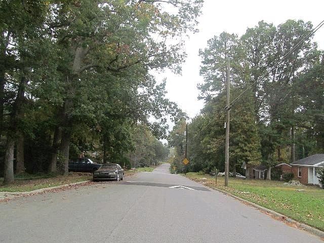 2nd image of 541 Rose Ln
