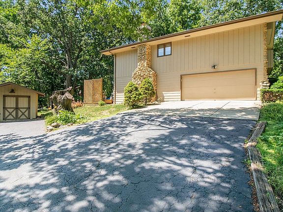 3rd image of 24509 W Guinevere Ln