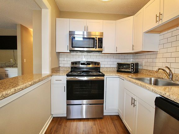 4th image of 1315 Bradley Dr #4B-2Ba