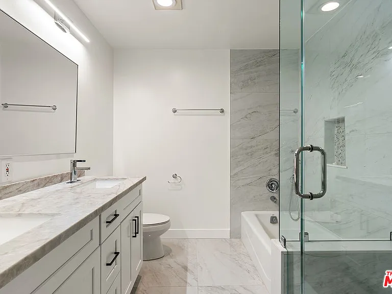 1315 S Saltair Ave #203 — Photo 10