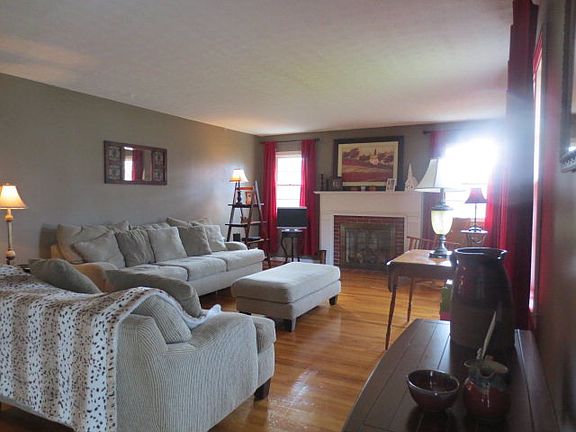 2nd image of 804 N Green St