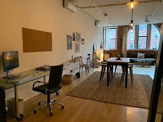 Rented by Go Greenpoint Real Estate | media 21