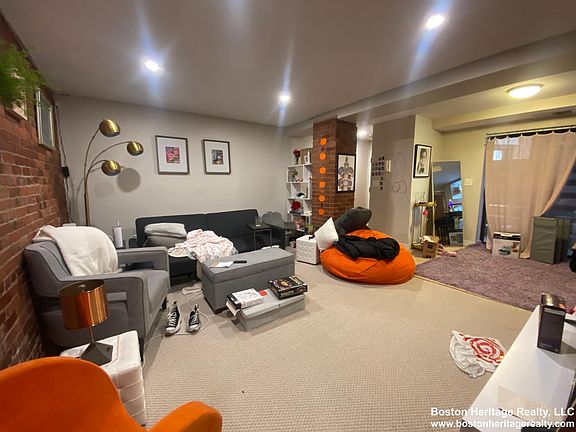 2nd image of 87 Gainsborough St APT 8