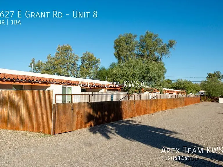 2627 E Grant Rd #8 — Photo 19