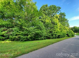 8 Mossy Rock Ln, Leicester, NC 28748