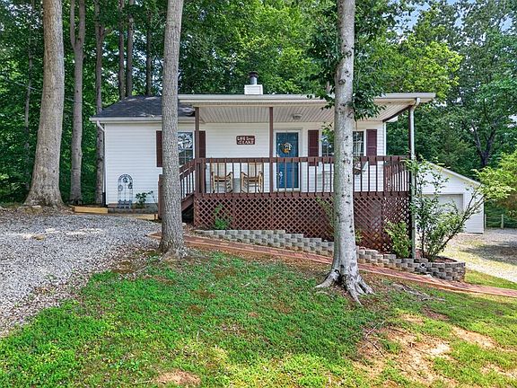 2nd image of 107 Lakeview Spur