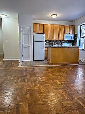 3rd image of 497 W 182nd St APT 2B