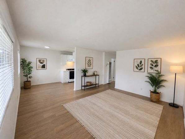 25206 Bigelow Rd APT 1