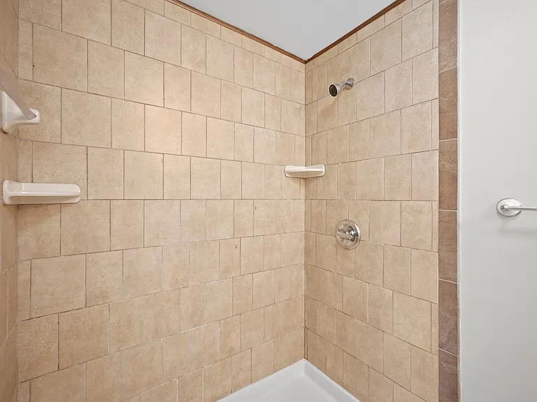 521 Hawkins Rd — Photo 12