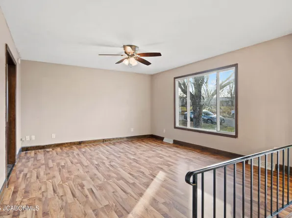 3121 Southwood Cir, Jefferson City, MO 65101