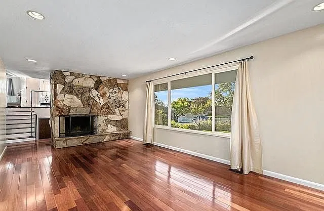 3 bed, 2242 sqft, $2,000 — Photo 4