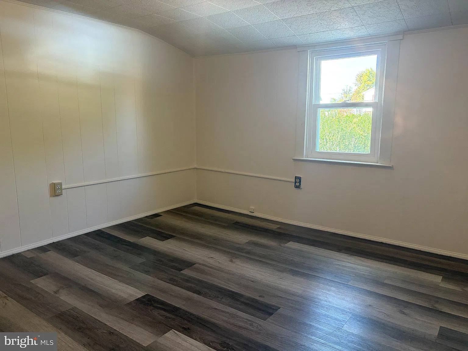 2 bed, 1.0 bath, 825 sqft, $1,600 — Photo 2