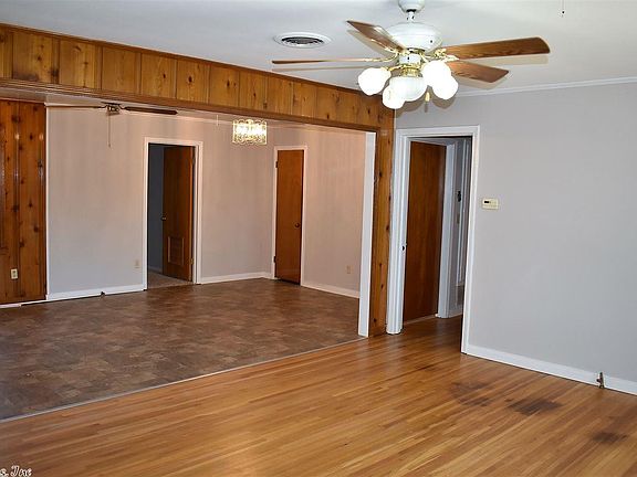 5th image of 803 Brookhart Dr