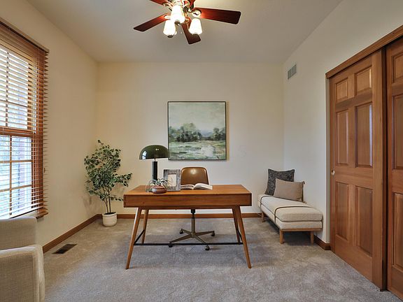 4th image of 3827 Rockpointe Dr