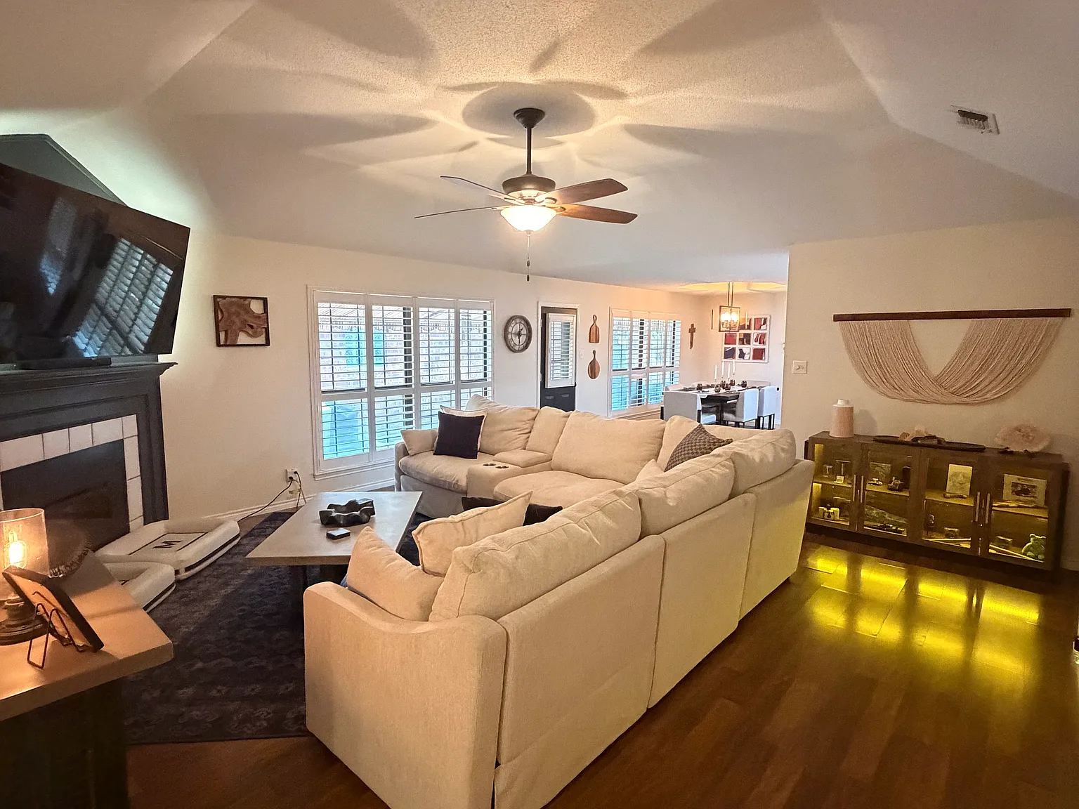 2 bed, 1584 sqft, $2,100 — Photo 3