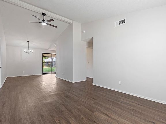 2nd image of 4003 SE 14th Pl