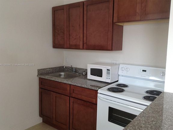 2nd image of 1533 NW 1st Pl #8