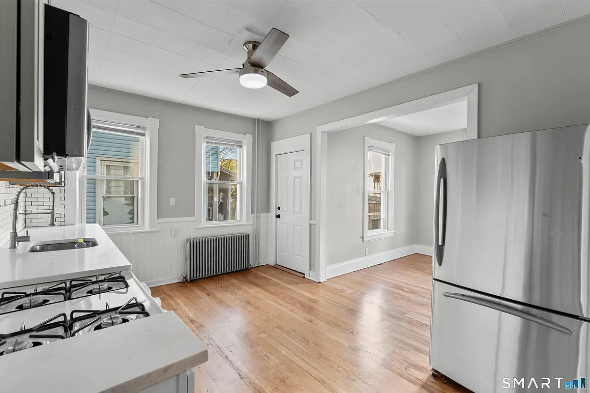 Building Photo - 394 Gregory St #2