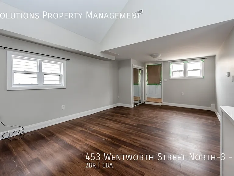453 Wentworth St N #3 — Photo 5