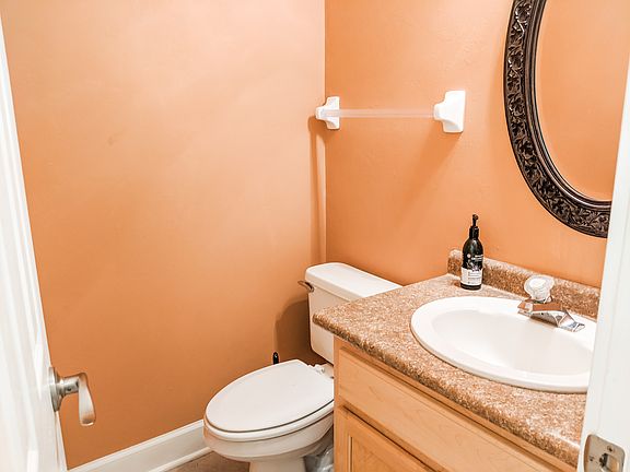 5th image of 1235 Conservancy Dr E