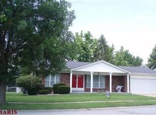 3837 Del Lago Dr, Florissant, MO 63034