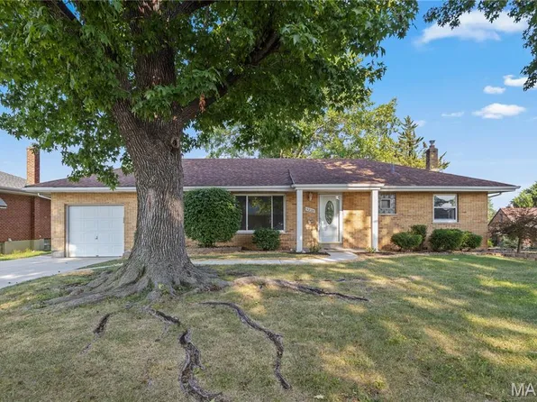9228 Kenstan Ct, Saint Louis, MO 63123