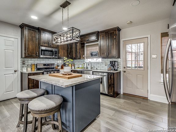 5th image of 60 VAUGHAN PL