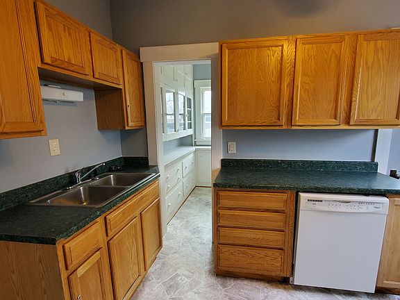 3rd image of 3063 Vine St