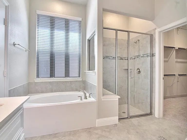 2417 Griffith Park Dr — Photo 11