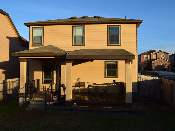Backyard/Covered Deck