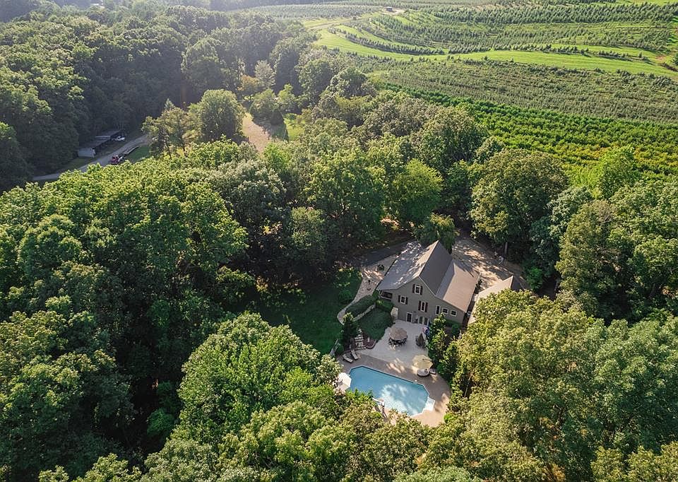 1st image of 270 Stone Ln