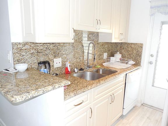 5th image of 1116 Lake Ter APT 209