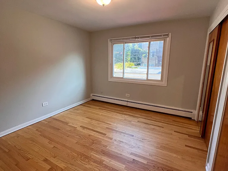 2036 W Foster Ave #B4 — Photo 9