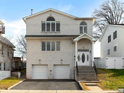 132 Clinton Pl, East Rutherford, NJ, 07073