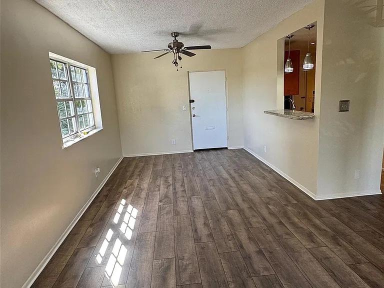 1407 NE 56th St #201 — Photo 8