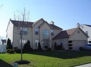 53 E Meadowbrook Cir, Sicklerville, NJ 08081