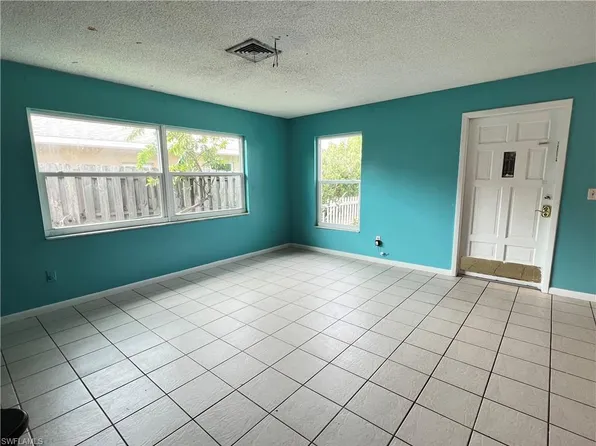 664 100th AVE N, NAPLES, FL 34108