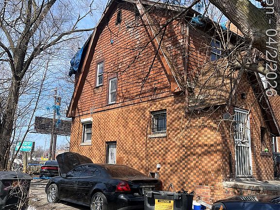 2nd image of 15493 Kentucky St