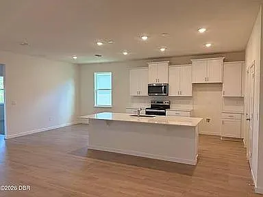 3389 Arch Ave — Photo 2