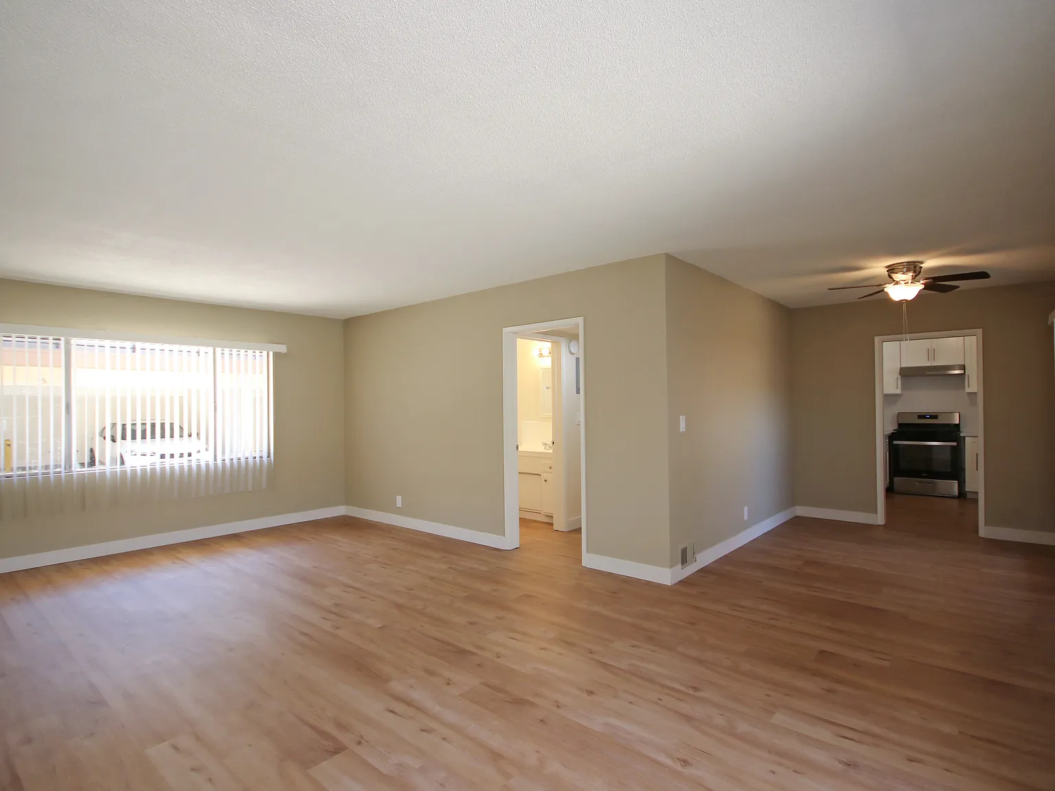 1 bed, 800 sqft, $1,995 — Photo 2