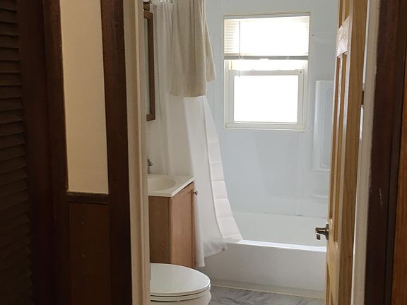 4th image of 31904 Roscommon St